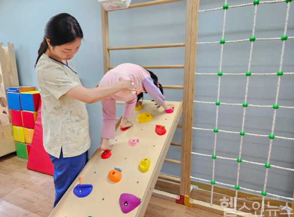 좋은강안병원, 감각통합치료로 발달 어려움 겪는 아동 돕는다 (좋은강안병원 제공)
