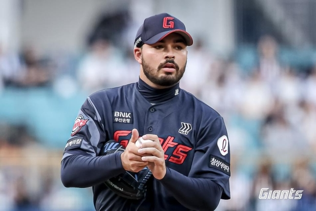 롯데 새 외국인 투수 알렉 감보아