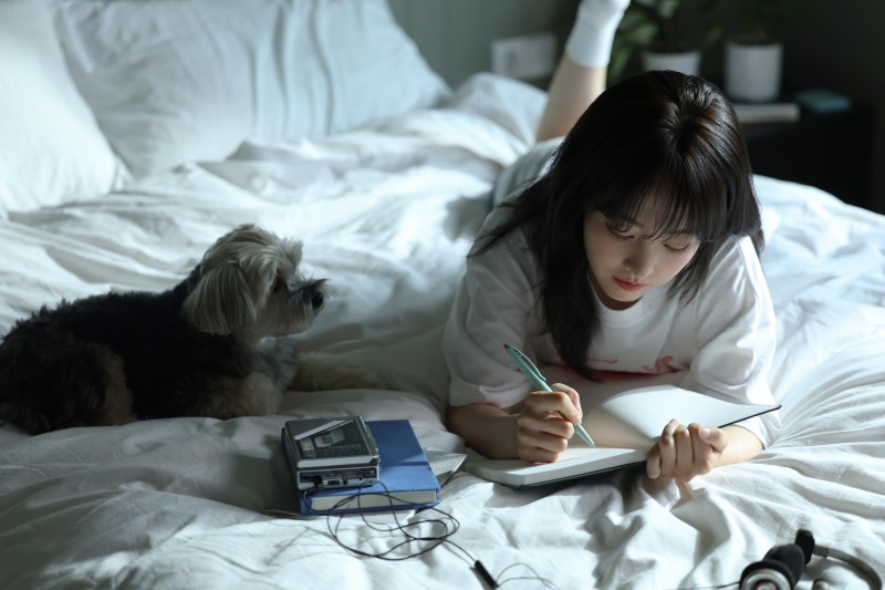 박보영, 작사 참여한 팬송으로 전하는 진심…6월 팬미팅에서 첫 공개