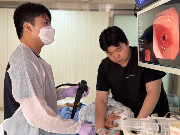 손무진 좋은문화병원 소화기내과 과장 위내시경하는 모습 (좋은문화병원 제공)