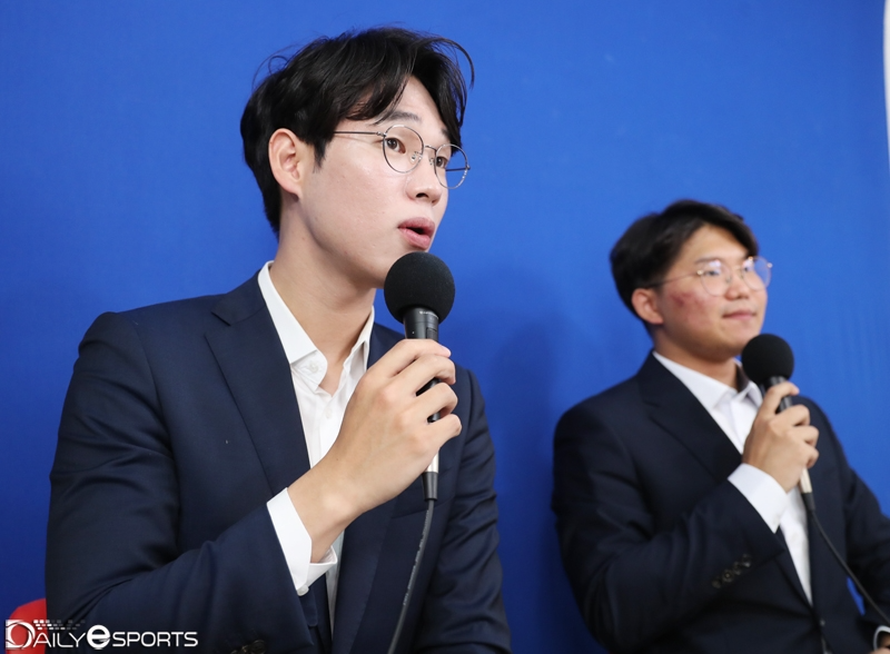 대학리그 중계 중인 이성훈 캐스터.