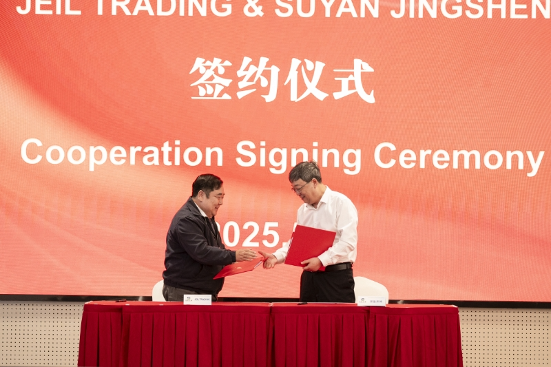 좌측부터 (주)제일트레이딩 대표이사 권기창, 장쑤쑤옌징션유한공사 당위원회위원 부총경리 짜오민치엔(zhao min qian). (주)제일트레이딩 제공