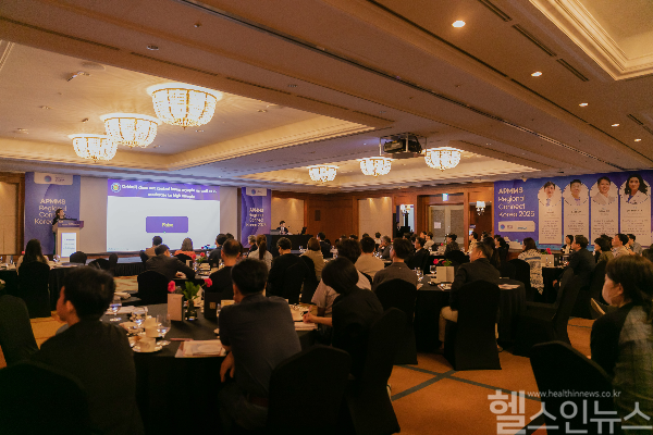 ‘APMMS Regional Connect Korea 2025’ 행사 현장. 국내외 소아근시 전문가들이 한자리에 모여 마이사이트 원데이 및 파라곤 CRT 기반의 치료 전략과 최신 임상 인사이트를 공유했다. (쿠퍼비전 코리아 제공)