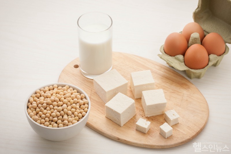 단백질은 다양한 종류의 음식으로 섭취하는 것이 좋다. (클립아트코리아)