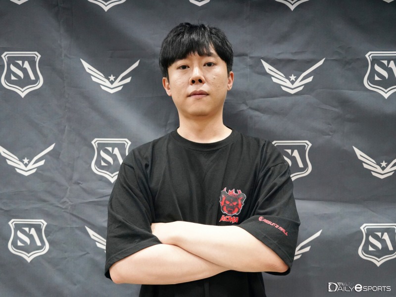 듀오 릭 맵의 승리로 유리한 상황이 만들어졌다는 악마 팀의 팀장 문학준.