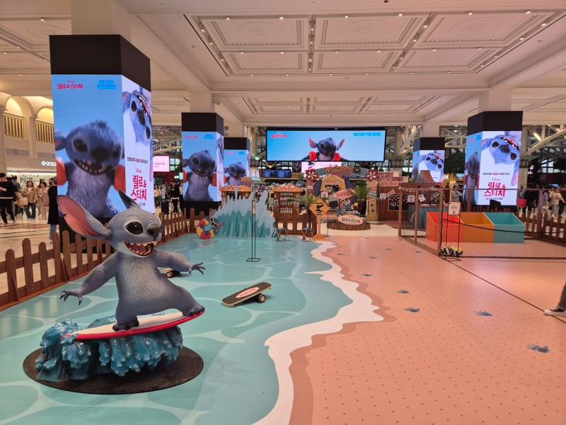 돌아온 깜찍한 외계 친구 스티치, 글로벌 극장과 유통가 점령…꾸준한 영향력 확대