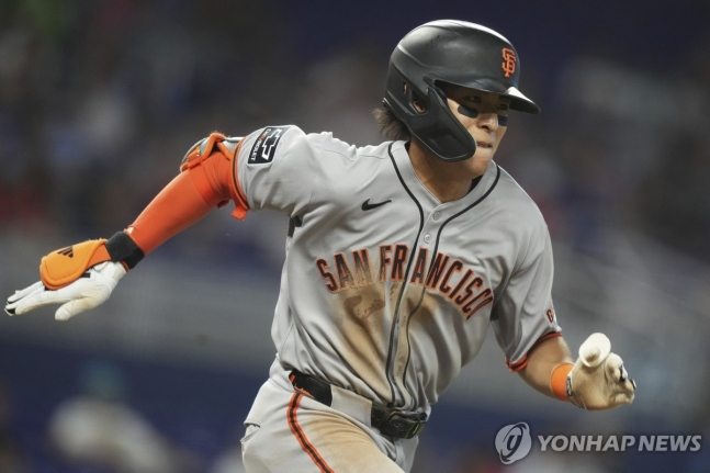 전력 질주하는 이정후 / 사진=연합뉴스