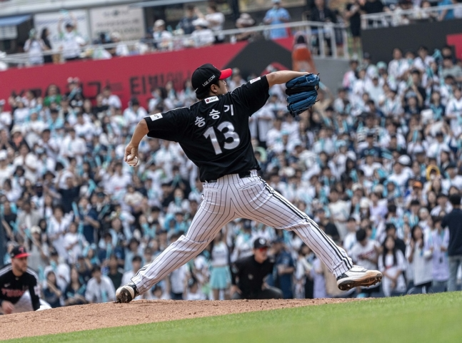 6이닝 무실점으로 호투한 LG 선발 송승기 / 사진=연합뉴스