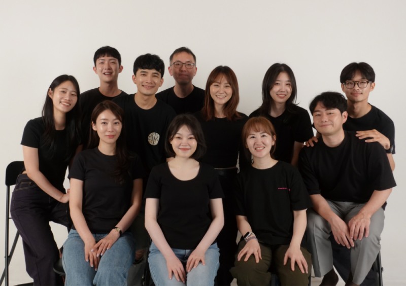 〈어서 오세요 ‘까끄까 뽀끄까’에〉 공연진 단체 사진 (사진제공=한양대)