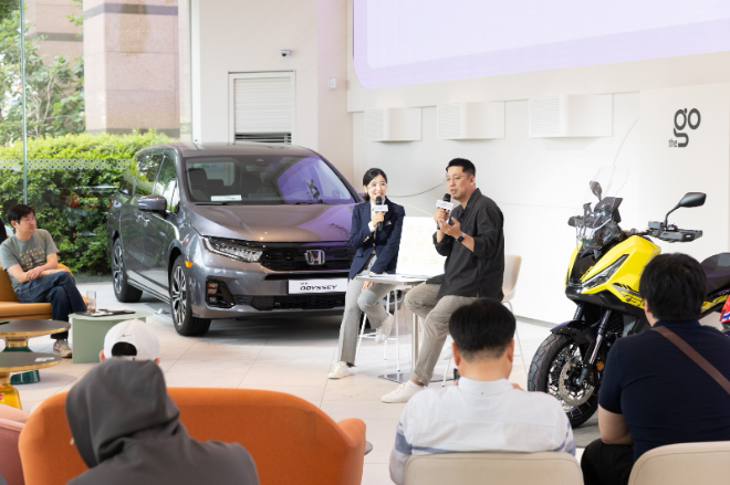 지난 5월 31일 경기 성남시 분당구에 있는 모빌리티 카페 '더 고'에서 고객 초청 문화 행사인 '드라이빙 라운지 토크쇼'가 진행 중인 모습 ⓒ혼다코리아