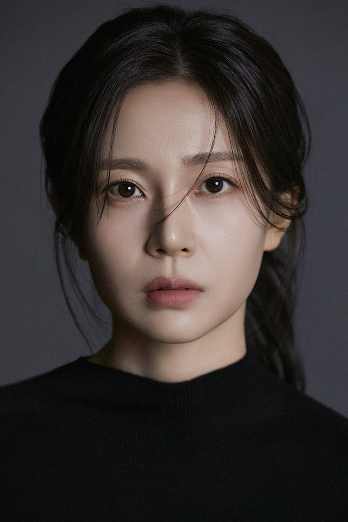 백진희, 한층 더 깊어진 매력 돋보이는 프로필 공개