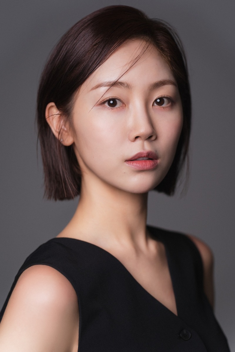 강다현, 김재중이 이끄는 인코드와 전속계약 체결…활발한 활동 예고