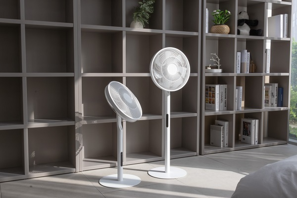 플랩슨, 여름 가전 초슬림 선풍기 공개…초슬림 디자인 C타입 충전과 샤오미 앱 연동 지원