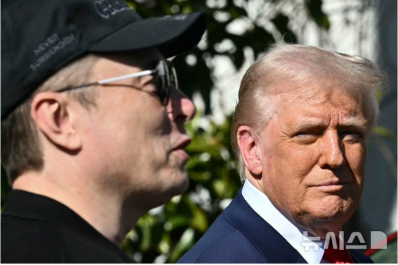 지난 3월 한 때 다정했던 때의 트럼프 대통령과 머스크 CEO. 사진=AP, 뉴시스