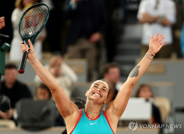 결승 진출에 기뻐하는 사발렌카 / 사진=연합뉴스