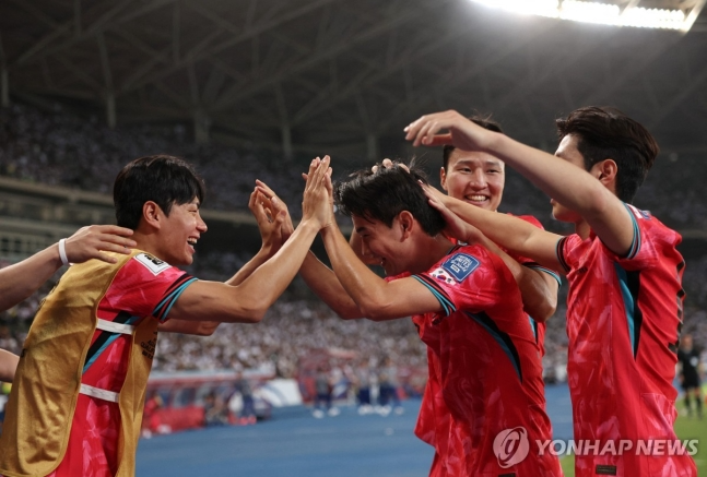 이라크전에서 선제 결승골 넣고 기뻐하는 태극전사들 / 사진=연합뉴스