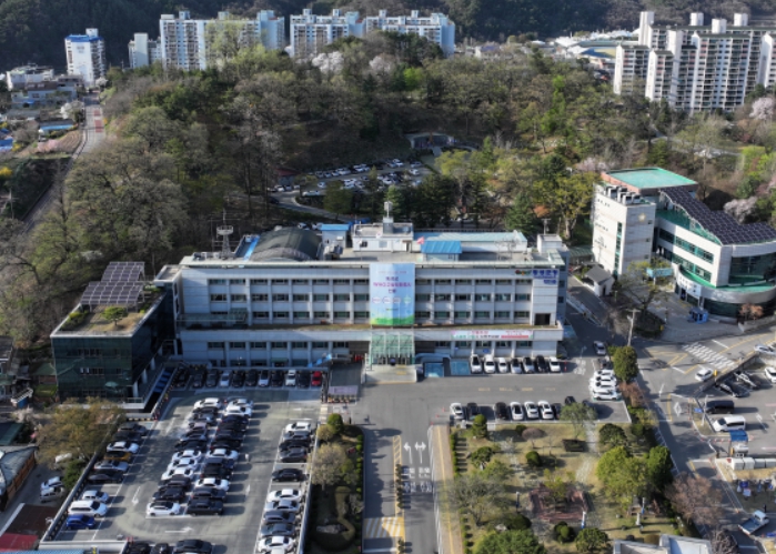 횡성군보건소가 걷기 리더로서의 역량을 갖춘 지도자 양성과 올바른 걷기운동 활성화를 위해 '걷기지도자 양성 교육생'을 오는 19일까지 모집한다. (횡성군 제공)