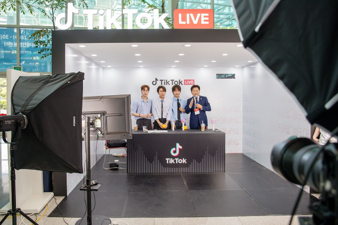 LIVE 엔터테인먼트 BNB PLAY, 틱톡 라이브 공식 초청 ‘2025 제주포럼’ 참여