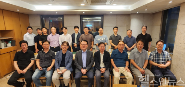 신경외과의사회, 상이이사회 단체 사진 (대한신경외과의사회 제공)