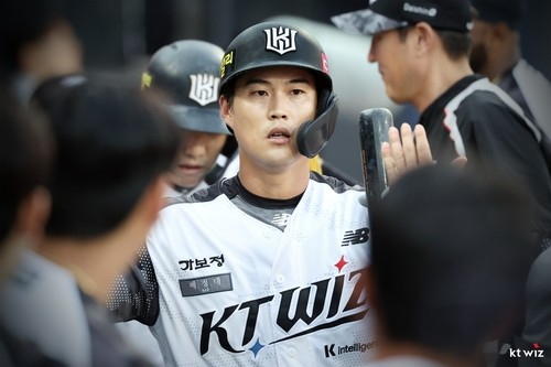 3회 동점 홈런을 친 배정대 / 사진=kt wiz 제공