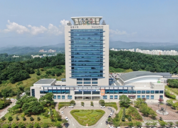 강릉시보건소 건강증진과는 오는 12일 치매안심센터에서 건강증진과 직원 및 읍면동 찾아가는 보건복지 간호사를 대상으로 '2025년 건강증진과 직무 역량 강화교육'을 실시한다. (강릉시 제공)