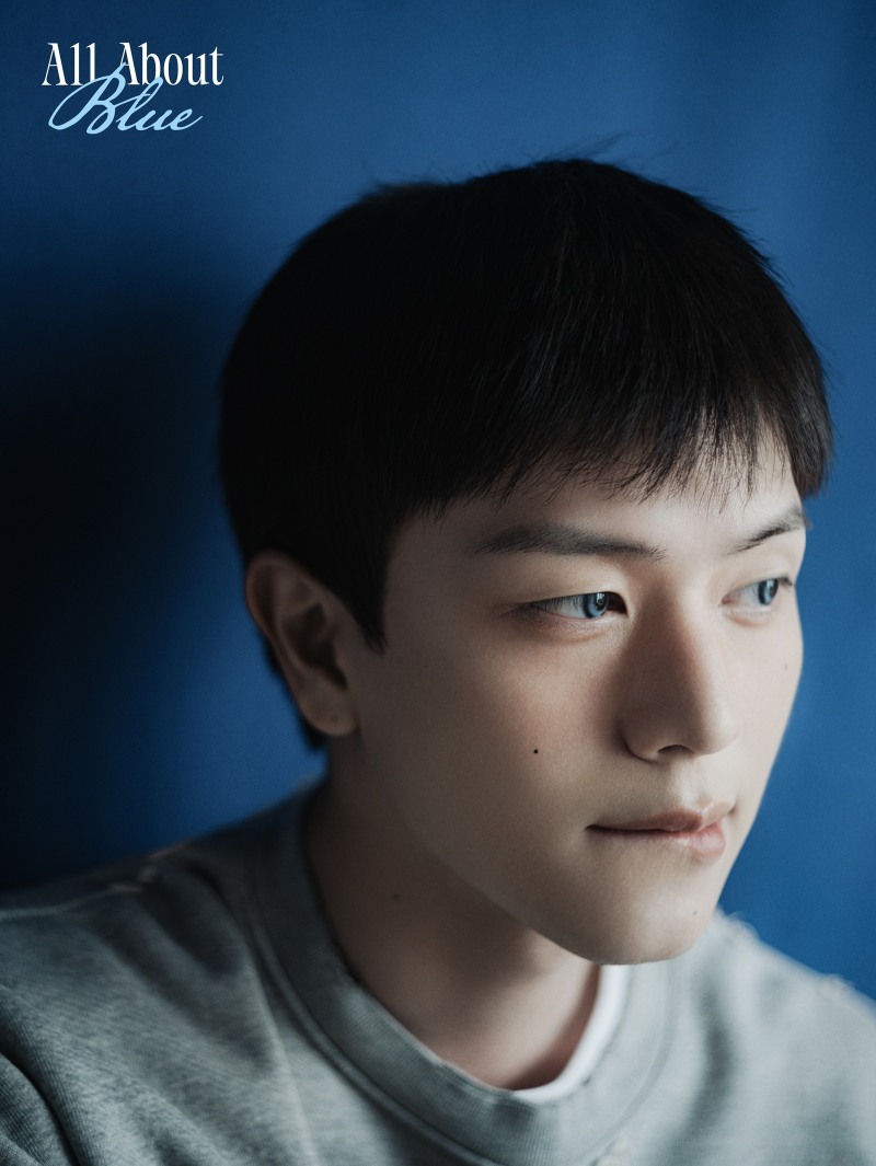 육성재, 미니 1집 콘셉트 포토 공개…독보적인 분위기로 팬심 자극