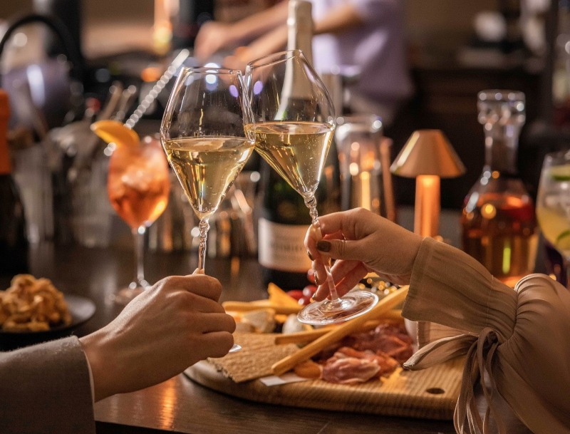 안다즈 서울 강남, ‘올나잇 롱 해피아워’ 선봬…1만원에 즐기는 호텔 칵테일과 스낵