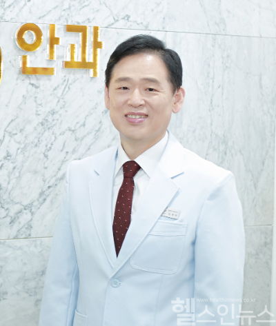 송명철 강남밝은명안과의원 원장