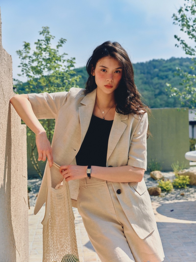 이랜드월드가 전개하는 여성복 브랜드 로엠(ROEM)이 새로운 여름 ‘린넨 컬렉션’을 출시했다. (이랜드월드 제공)