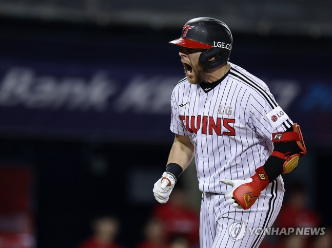 승부에 쐐기 박는 오스틴 / 사진=연합뉴스