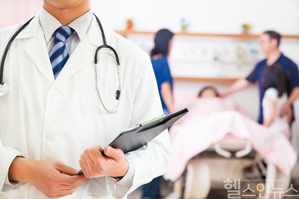 한국보건산업진흥원 바이오헬스정책연구센터가 공공병원은 신뢰는 높지만 일상적 이용은 낮은 이유를 구조적 한계에서 찾았다. (클립아트코리아)