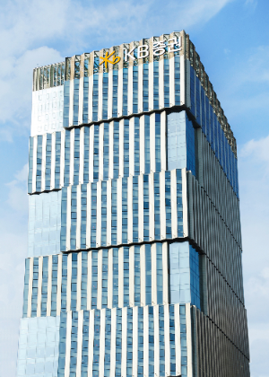 KB증권은 연금자산관리센터 오픈 100일을 맞아 그동안의 성과를 돌아보고 고객의 니즈에 맞춘 서비스를 더욱 강화하겠다는 포부를 밝혔다. ⓒ KB증권