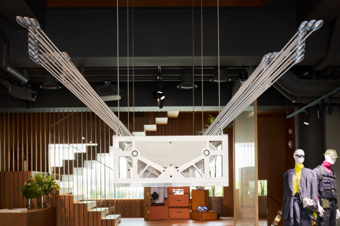 ▲ 청담동 플래그십 스토어 MCM HAUS의 ‘키네틱 아트’ 전시 공간 (사진 제공=MCM)