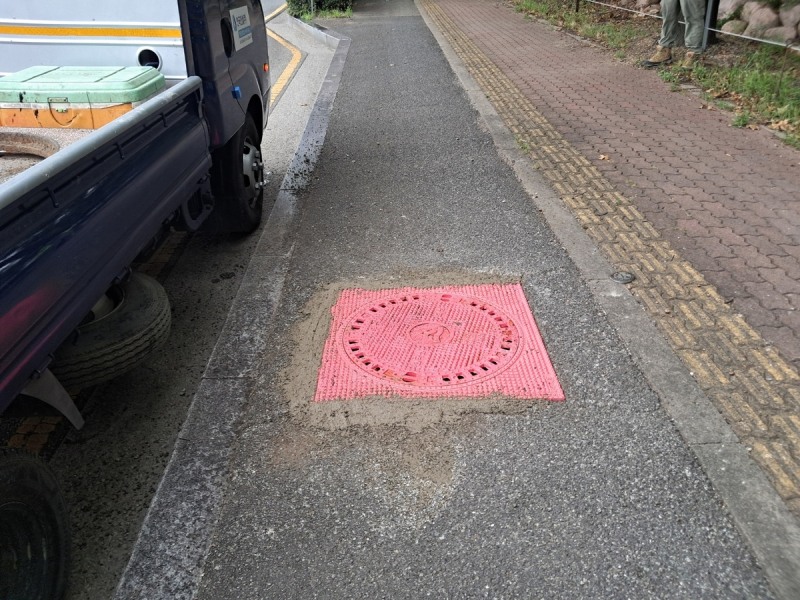 울산 북구, 노후 콘크리트 컬러 맨홀뚜껑 주철로 교체