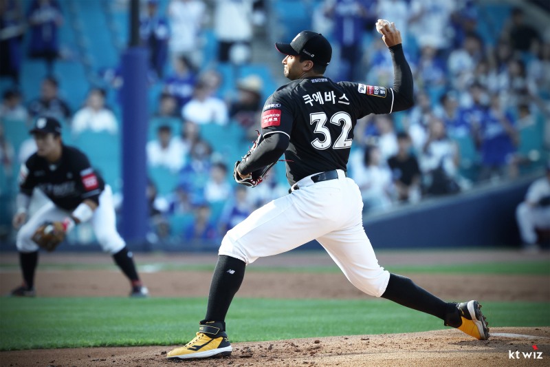 14일 삼성전에서 역투하는 kt 쿠에바스. 사진=연합뉴스