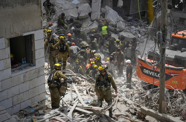 (상보) 이란·이스라엘 사흘째 교전, 충돌 격화...이란군 최고 정보책임자 사망