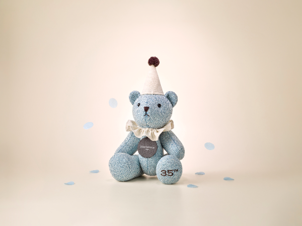 제주신라호텔은 개관 35주년을 기념해 고객 감사 패키지와 한정판 신라베어 등을 선보인다고 밝혔다. ⓒ 신라호텔