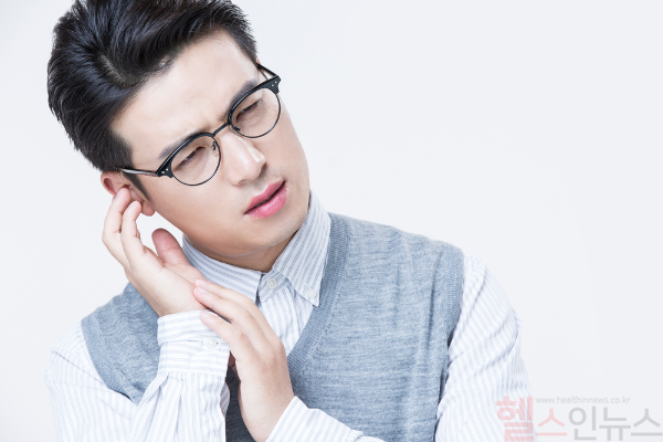 메니에르병은 여름철 탈수와 기압 변화로 증상이 악화되기 쉬워 어지럼증과 청력 저하에 주의가 필요하다. (클립아트코리아)