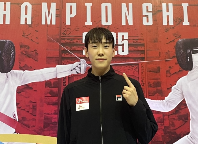 아시아선수권대회 남자 사브르 개인전에서 우승한 도경동 / 사진=대한펜싱협회 제공