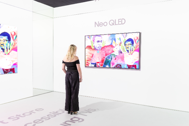 세계 최대 예술 박람회 '아트 바젤 인 바젤 2025'가 오는 19일 스위스 바젤에서 개막하는 가운데 전시장에 삼성 아트 스토어를 활용한 미술품이 걸린 모습 ⓒ삼성전자