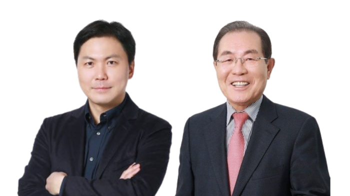 윤상현 한국콜마 부회장(왼쪽) 창업주 윤동한 한국콜마 회장(오른쪽)