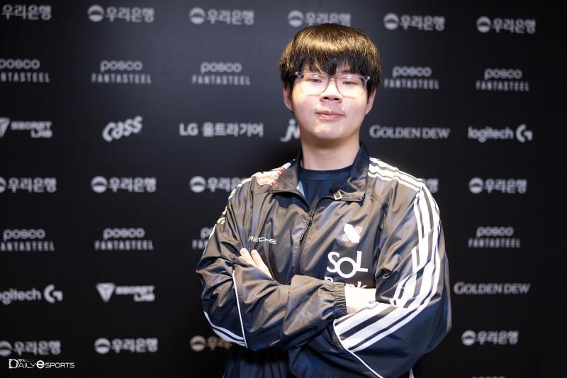 베트남 출신의 LCK 선수 DRX '레이지필' 쩐바오민.