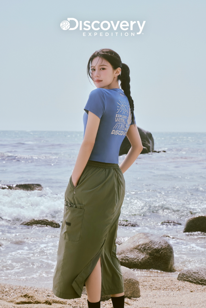 디스커버리 익스페디션, 고윤정 ‘프레시벤트 버뮤다팬츠’ 여름 화보 공개