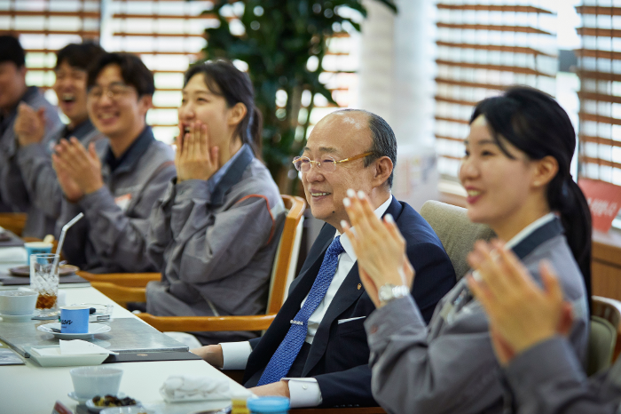 한화 김승연 '상생 경영'에 97일 고공 농성 멈췄다