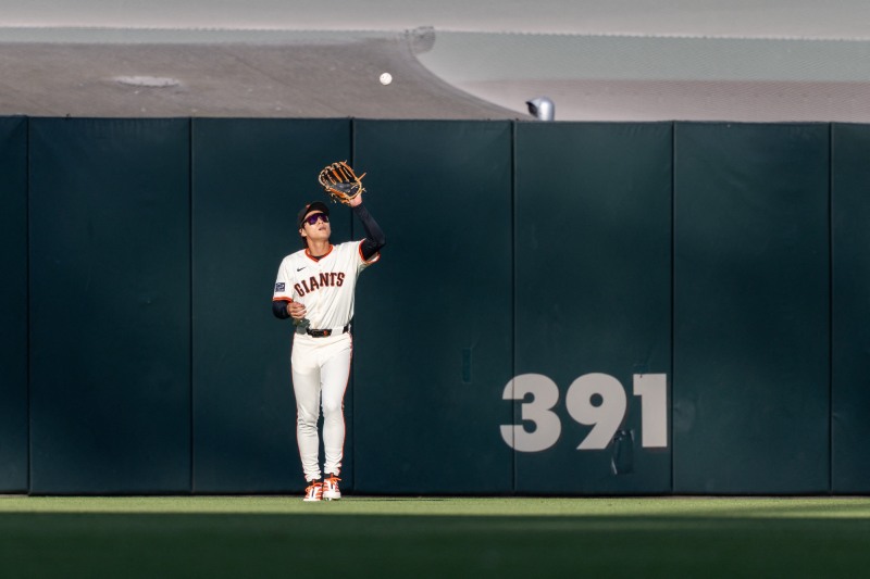 외야에서 타구를 잡아내는 중견수 이정후. 사진=연합뉴스