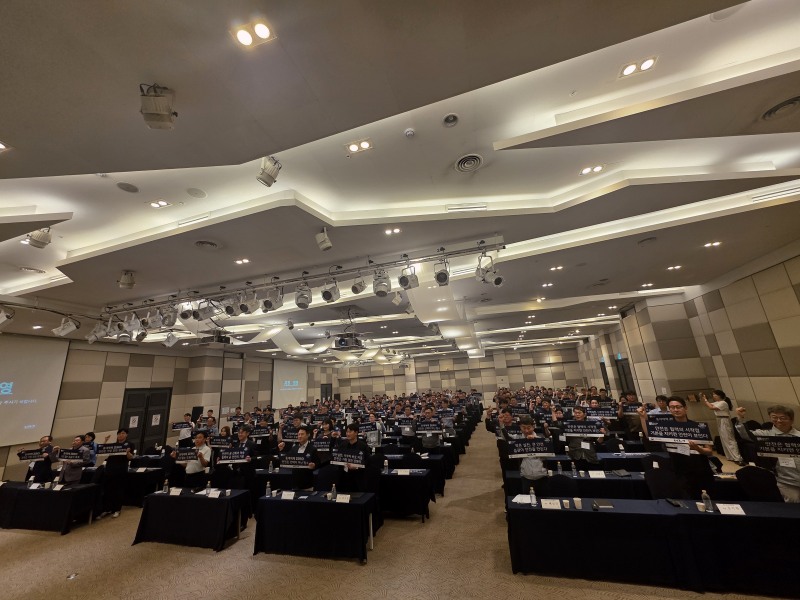 고용노동부 경기지청과 안전보건공단 경기지역본부는 지난 19일 기아AutoLand화성과 함께 안전 공동 선언식 행사를 개최했다./안전보건공단 경기지역본부