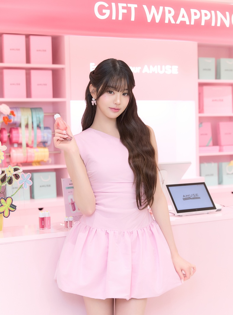 장원영, 어뮤즈 성수 플래그십 오픈행사 참석