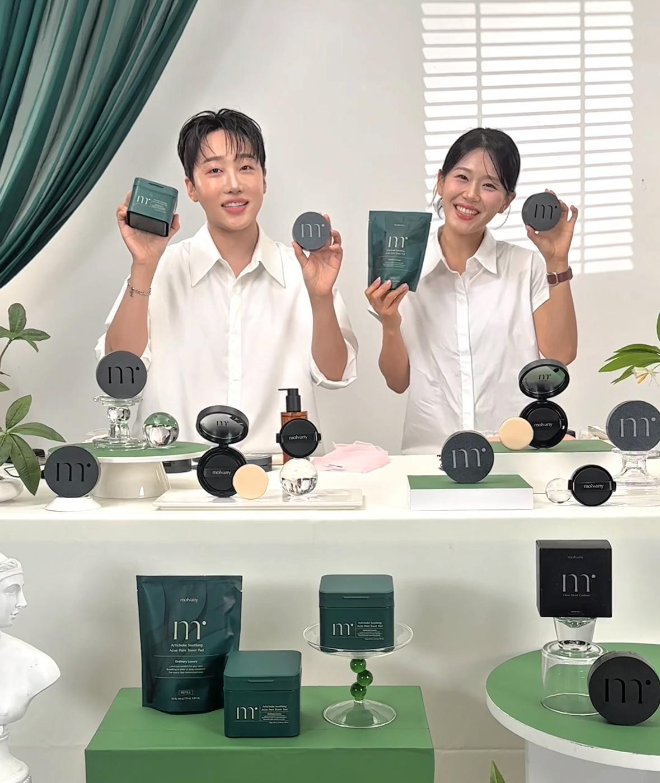 몰바니, 지그재그 라이브 방송 성황리에 종료