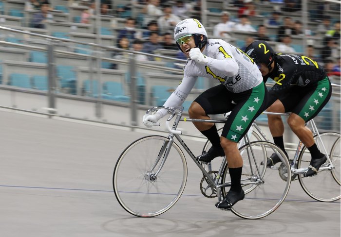 지난 5월 대상 경륜 우수급 결승전에서 우승한 임재연은 7월부터 다시 특선급 무대를 달린다.