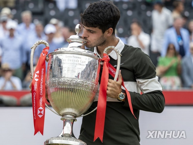 퀸스클럽 챔피언십에서 우승한 알카라스 / 사진=연합뉴스